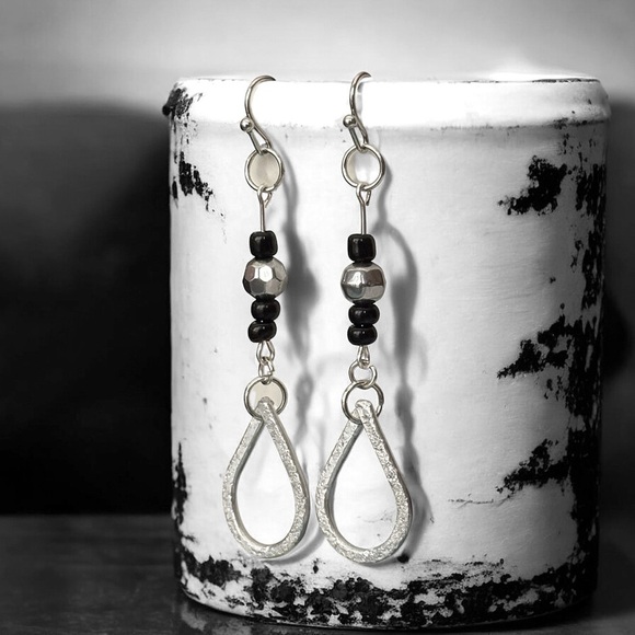 Fashion Jewelry Jewelry - 5 For $25💫Biker Beaded Aluminum Teardrop Dangles Earrings